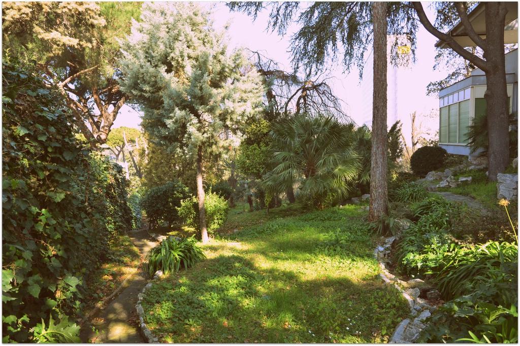 Casa Per Ferie Cardinal G. Guarino Bed & Breakfast Рим Екстериор снимка