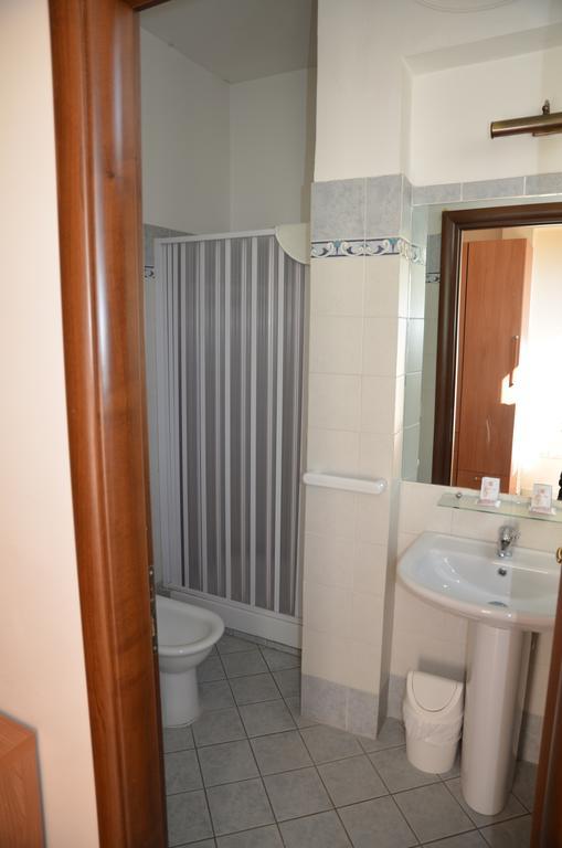 Casa Per Ferie Cardinal G. Guarino Bed & Breakfast Рим Стая снимка