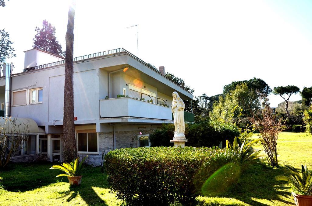 Casa Per Ferie Cardinal G. Guarino Bed & Breakfast Рим Екстериор снимка