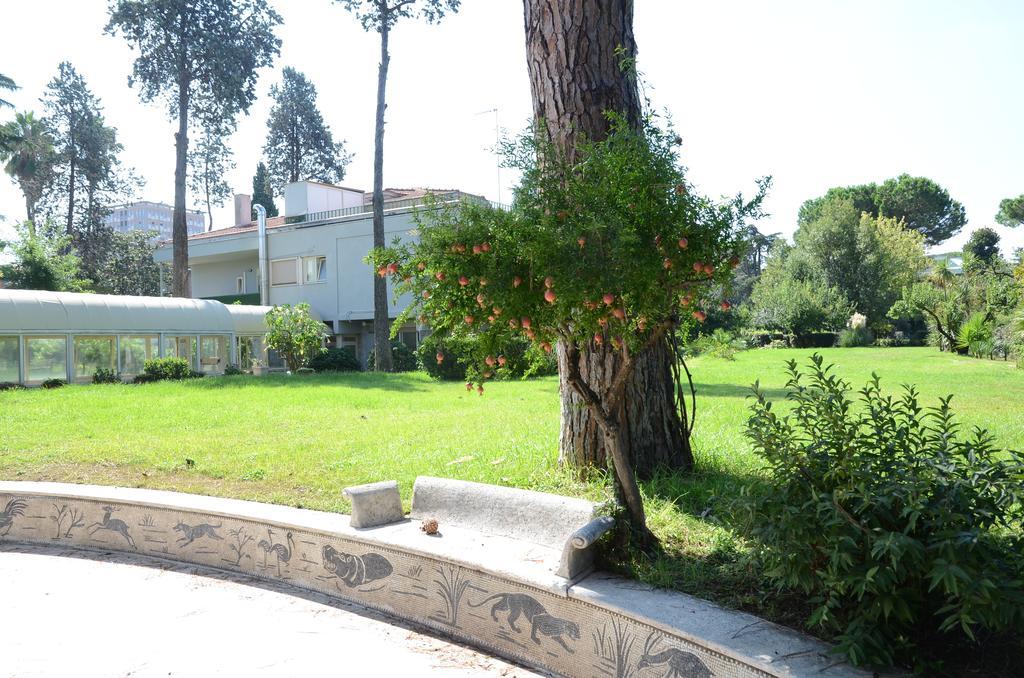 Casa Per Ferie Cardinal G. Guarino Bed & Breakfast Рим Екстериор снимка